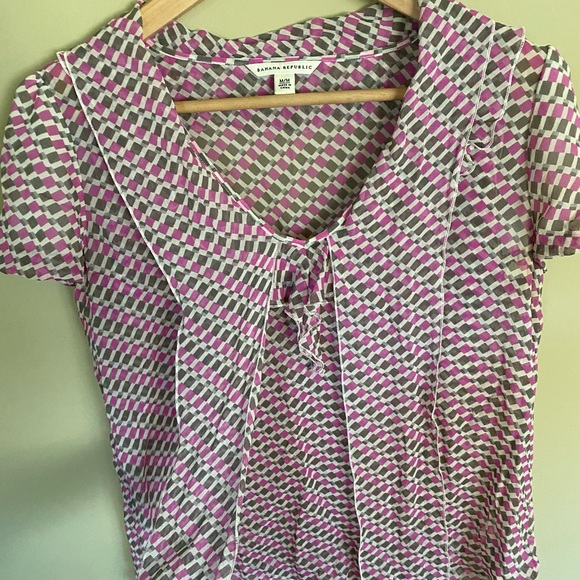 BANANA REPUBLIC 💯% Silk Tie Blouse - Picture 8 of 10